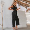 جمبسوت نسائي بسيط وأنيق بطبعة نقاط البولكا