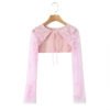 75baf994-6c13-4e8b-8256-fe9204983b6b.jpg طقم مكون من قطعتين: بلوزة دانتيل وتنورة بحمالات.