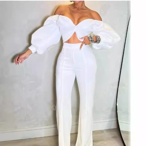 909c47a5-a3be-44b9-b868-b0ba05dae717.jpg طقم نسائي أنيق وعصري بقصة ضيقة ومناسب للارتداء اليومي