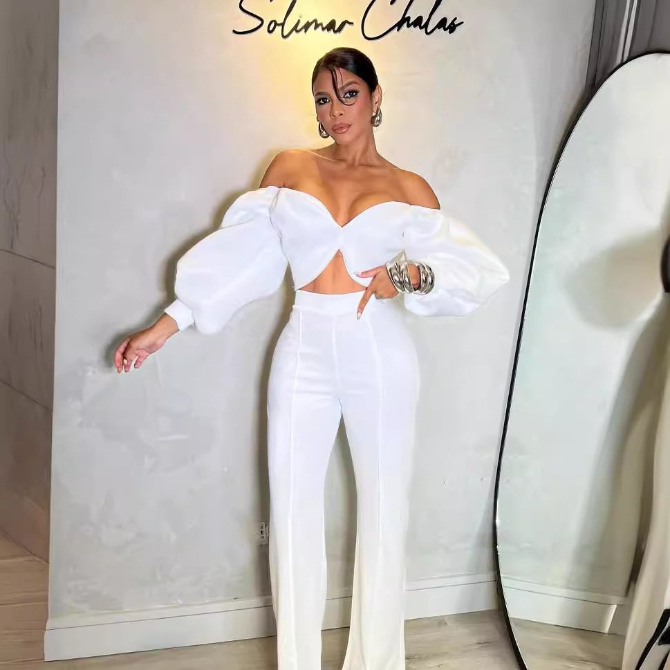 ada4361e-d12f-457a-82f1-e629eccb4d1a.jpg طقم نسائي أنيق وعصري بقصة ضيقة ومناسب للارتداء اليومي