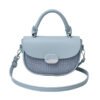 ff742bc7-323b-430d-a176-54947db37b76.jpg حقيبة مربعة صغيرة أنيقة وعملية للنساء، بتصميم كلاسيكي بسيط