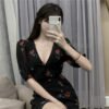 1622099776690-1.jpg فستان نسائي مزين بالكشكشة والزهور على الطراز الفرنسي
