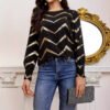 قميص كاجوال بأكمام طويلة وكسرات وياقة دائرية