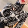 1c69d635-eeef-4644-97f5-39c2864c8517-2.jpg كنزة نسائية بياقة عالية، قميص داخلي أنيق مناسب لفصلي الخريف والشتاء