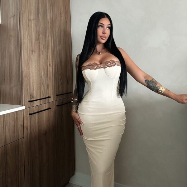 ca2dc342-71a5-4a47-a688-c8ee8ef27545.jpg تنورة نسائية من الدانتيل بحمالات بلون متباين