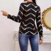 قميص كاجوال بأكمام طويلة وكسرات وياقة دائرية