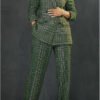 154dd69f-d838-4387-8352-dd5206c8bebd_fine.jpeg طقم نسائي من قطعتين: جاكيت كاروهات وبنطال فضفاض