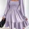 cafc6f12-e764-46df-87d0-56e44d9efeff.jpg فستان بياقة مربعة وحافة مكشكشة مخيطة من الكريب المتوازي